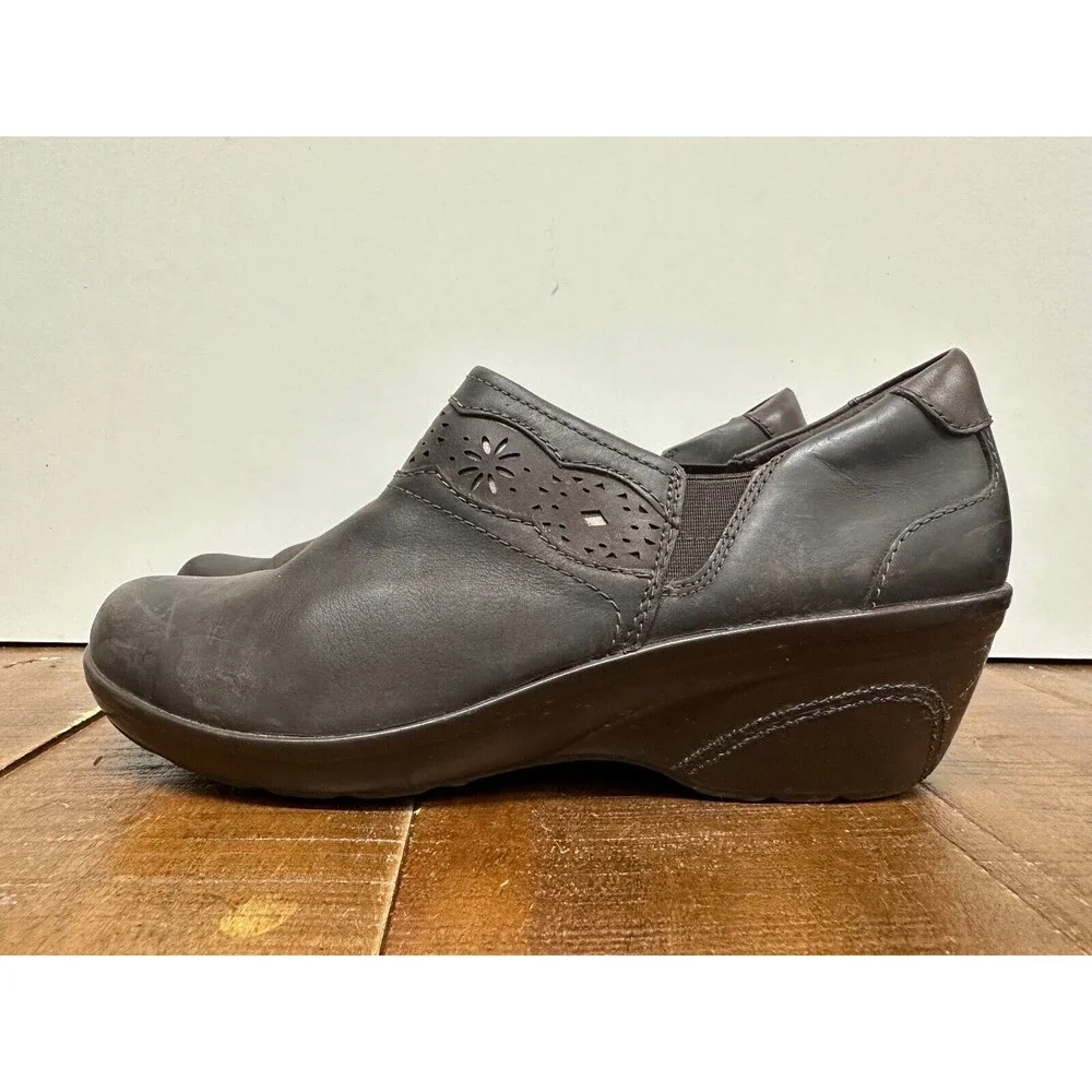 Clarks Black women size 9 M brown leather loafer comfort clogs 20701